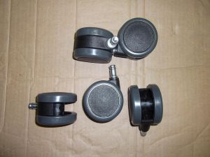 Gumijotais ritenis 65mm/ 2cm/stienis diametrs 11mm SET Rubber Castors ― Krēslu veikals Bruņinieku 98,Rīga, 10.00-18.00, tālr.67205028, 29104805